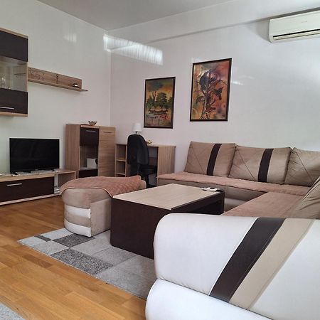 Metropolis Skopje Apartments Buitenkant foto